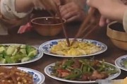 昆明爆料吃饭视频,食客排队盛况，美食诱惑引热议